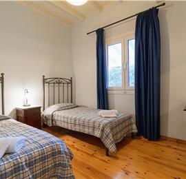 3 bedroom villa with pool in Kassiopi, Corfu, sleeps 6